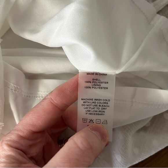 Vince Camuto V-Neck Swiss Dot blouse soft ecru - S - Picture 11 of 12